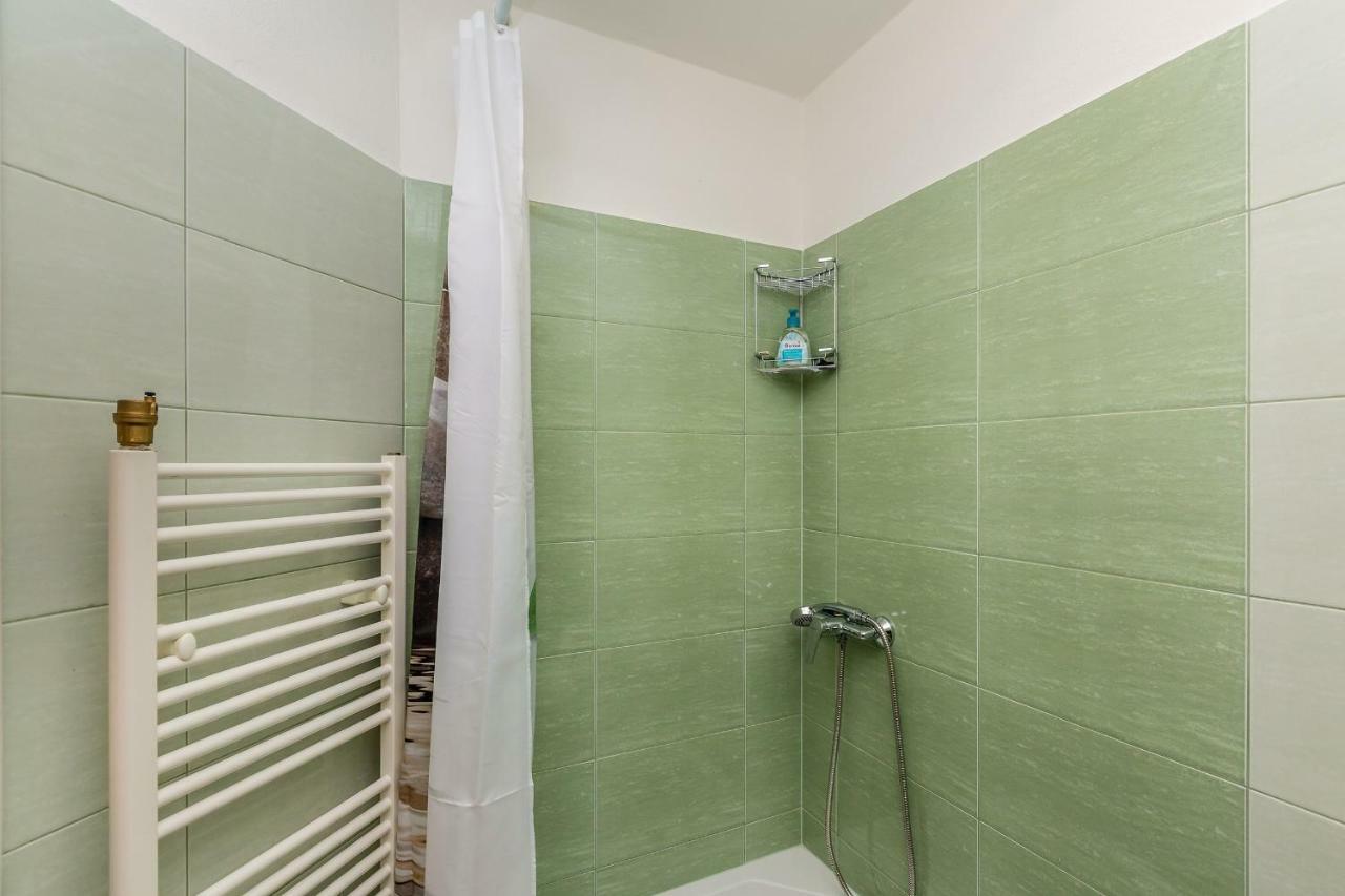 Studio Apartman Magdalena Apartment Omisalj Ngoại thất bức ảnh